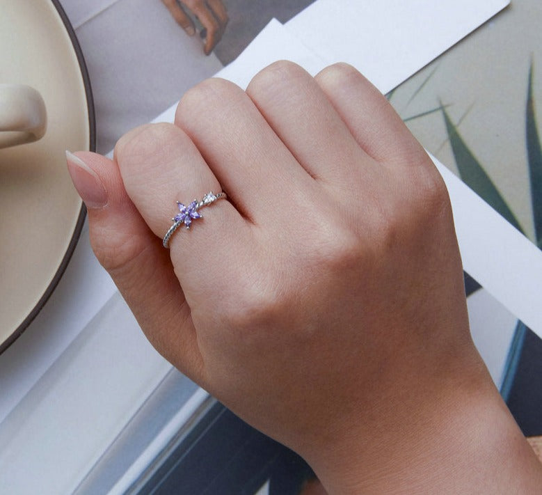 Dainty Flower Ring